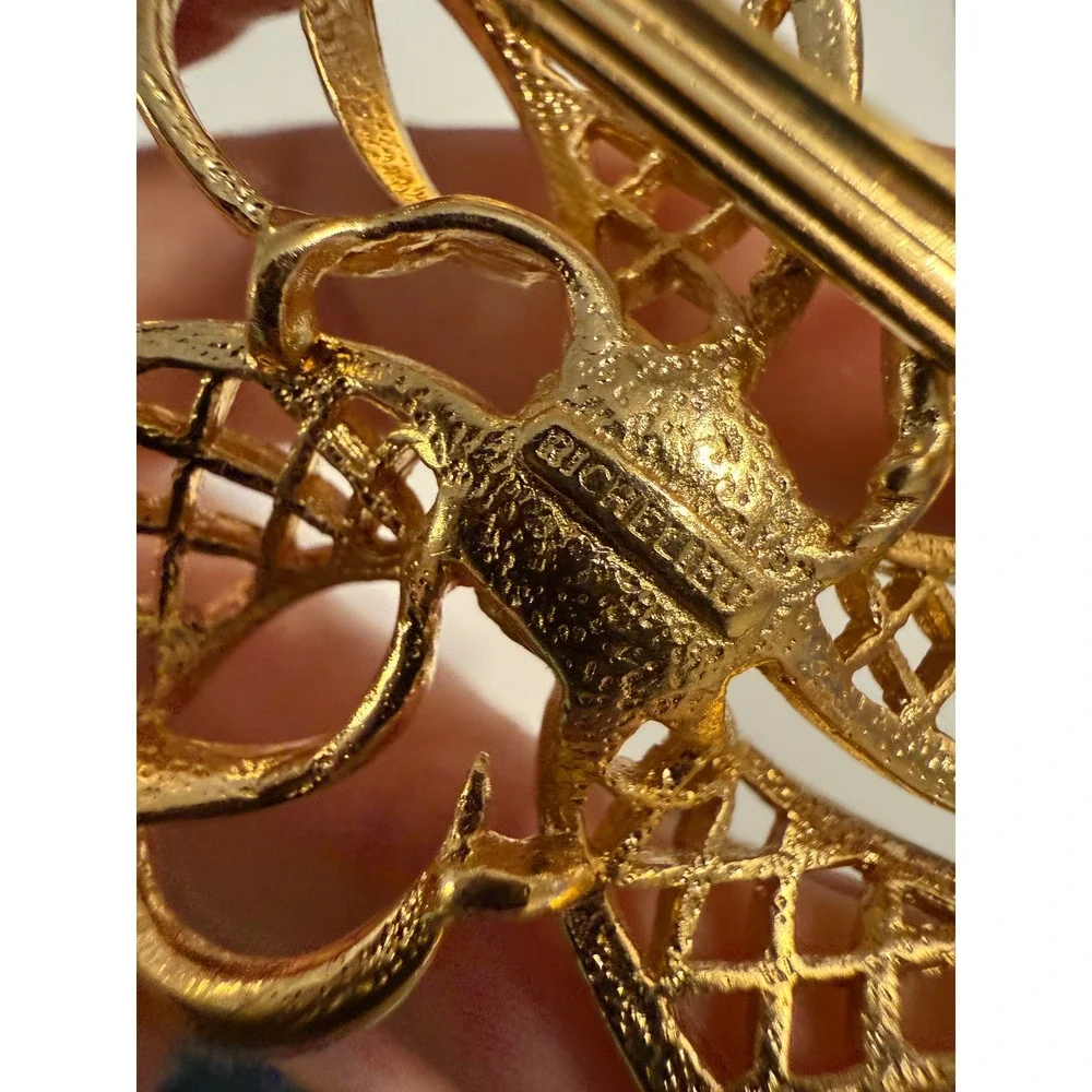Vintage‎ Richelieu Gold Tone Faux Pearl Lattice Flower Brooch Pin 2 Inch